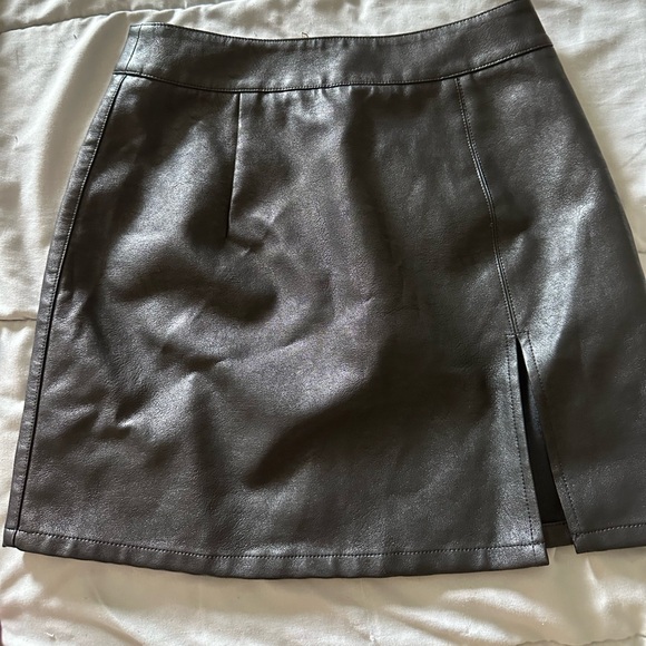 Princess Polly Black Mini Skirt - Picture 5 of 5